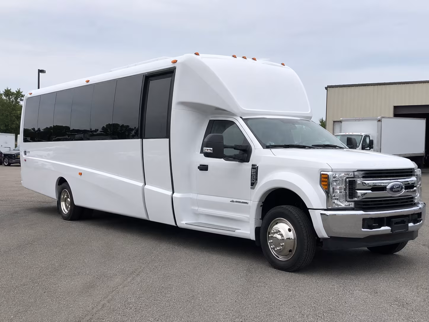 vista make an entrance with vista prom transportation